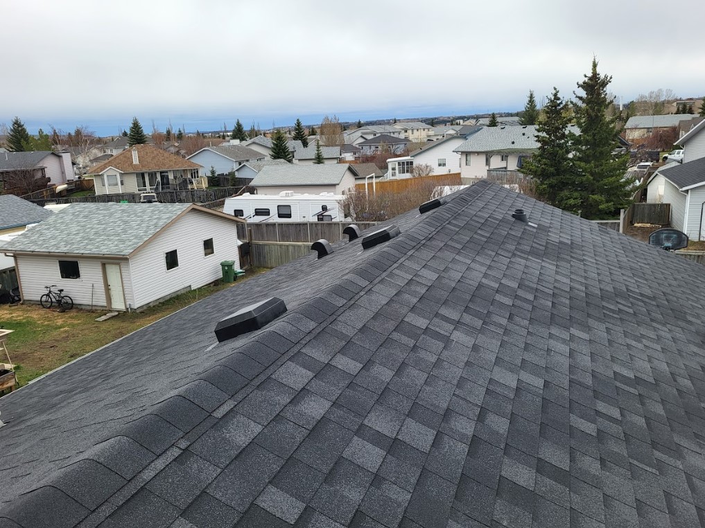 asphalt shingle roof in Airdrie, AB